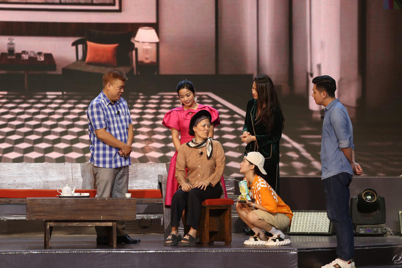 Tiểu phẩm Báo hiếu - một trong những khoảng lắng đọng của Ơn nghĩa sinh thành. Tiểu phẩm Báo hiếu - một trong những khoảng lắng đọng của Ơn nghĩa sinh thành.