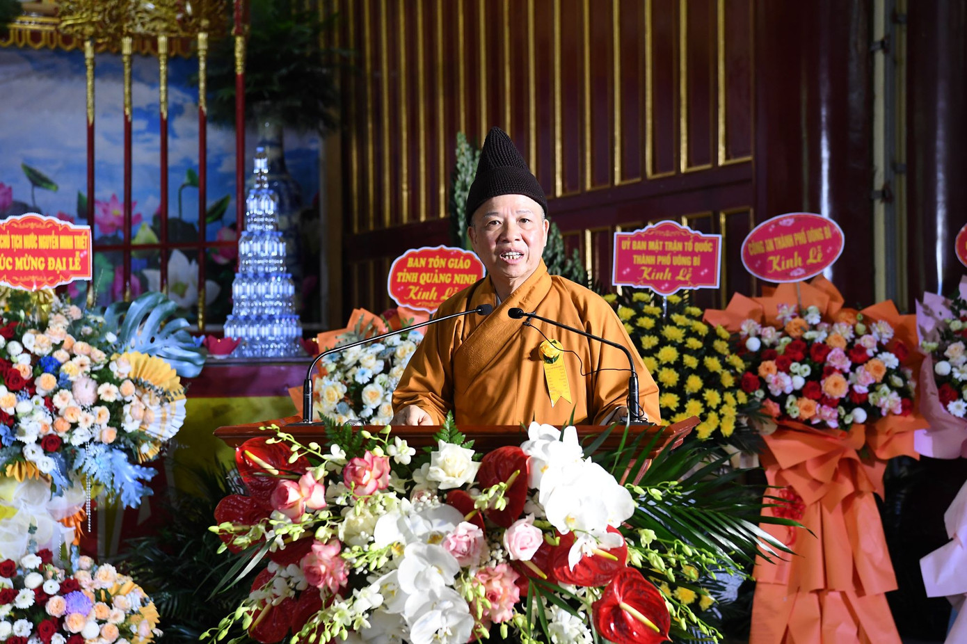 Hòa thượng Thích Thanh Quyết giải thích về hình tượng Phật hoàng Trần Nhân Tông được chọn tạo tác tượng Phật ngọc. Hòa thượng Thích Thanh Quyết giải thích về hình tượng Phật hoàng Trần Nhân Tông được chọn tạo tác tượng Phật ngọc.