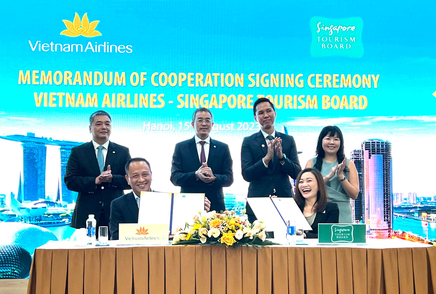 Lễ ký kết mở ra cơ hội kích cầu du lịch. Lễ ký kết mở ra cơ hội kích cầu du lịch.