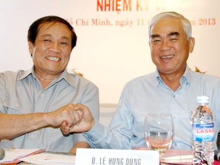 Ông Nguyễn Trọng Hỷ và ông Lê Hùng Dũng (phải)