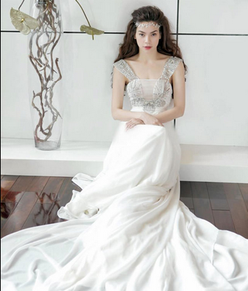 Hồ Ngọc Hà được biết đến là một người mẫu thành danh trên sàn diễn và một diễn viên có những đóng góp cho điện ảnh. Chưa dừng lại ở đó, cô chuyển sang thử sức mình ở lĩnh vực âm nhạc và đã dành được những thành công nhất định