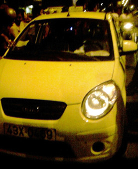 Chiếc taxi anh Đoàn chở hai vị khách Trung Quốc