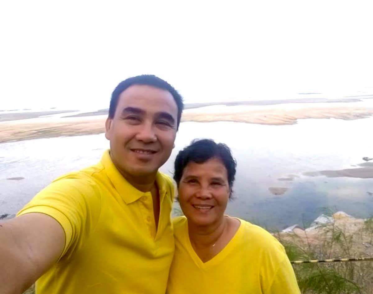 MC Quyền Linh hé lộ người phụ nữ quyền lực nhất của mình. “Người phụ nữ quyền lực nhất của tui. Yêu lắm và thương lắm”- anh nhắn nhủ.