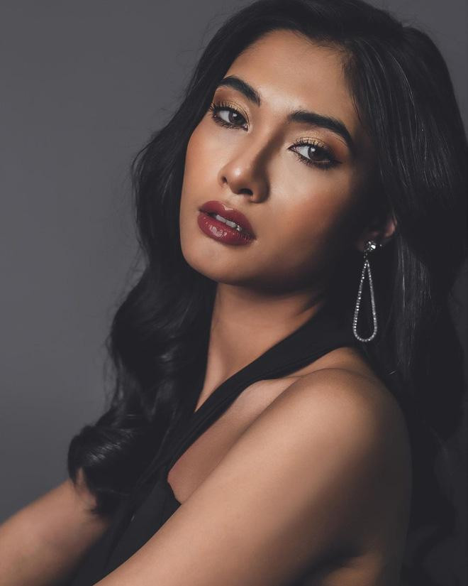 Một số trang báo nước ngoài như MSN, LionheartTV… đưa tin, chính quyền quân sự Myanmar đã thêm tên Hoa hậu Hoàn vũ Myanmar Thuzar Wint Lwin vào danh sách những người nổi tiếng bị truy nã khẩn cấp.