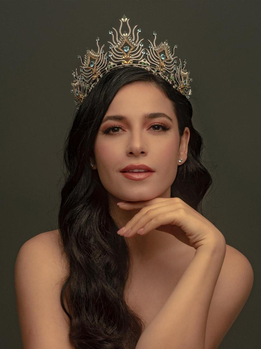 Tại Hoa hậu Hoàn vũ 2020, Julia Gama nhận được sự đánh giá cao của các chuyên gia sắc đẹp. Nhiều người dự đoán, cô là ứng viên của chiếc vương miện danh giá.