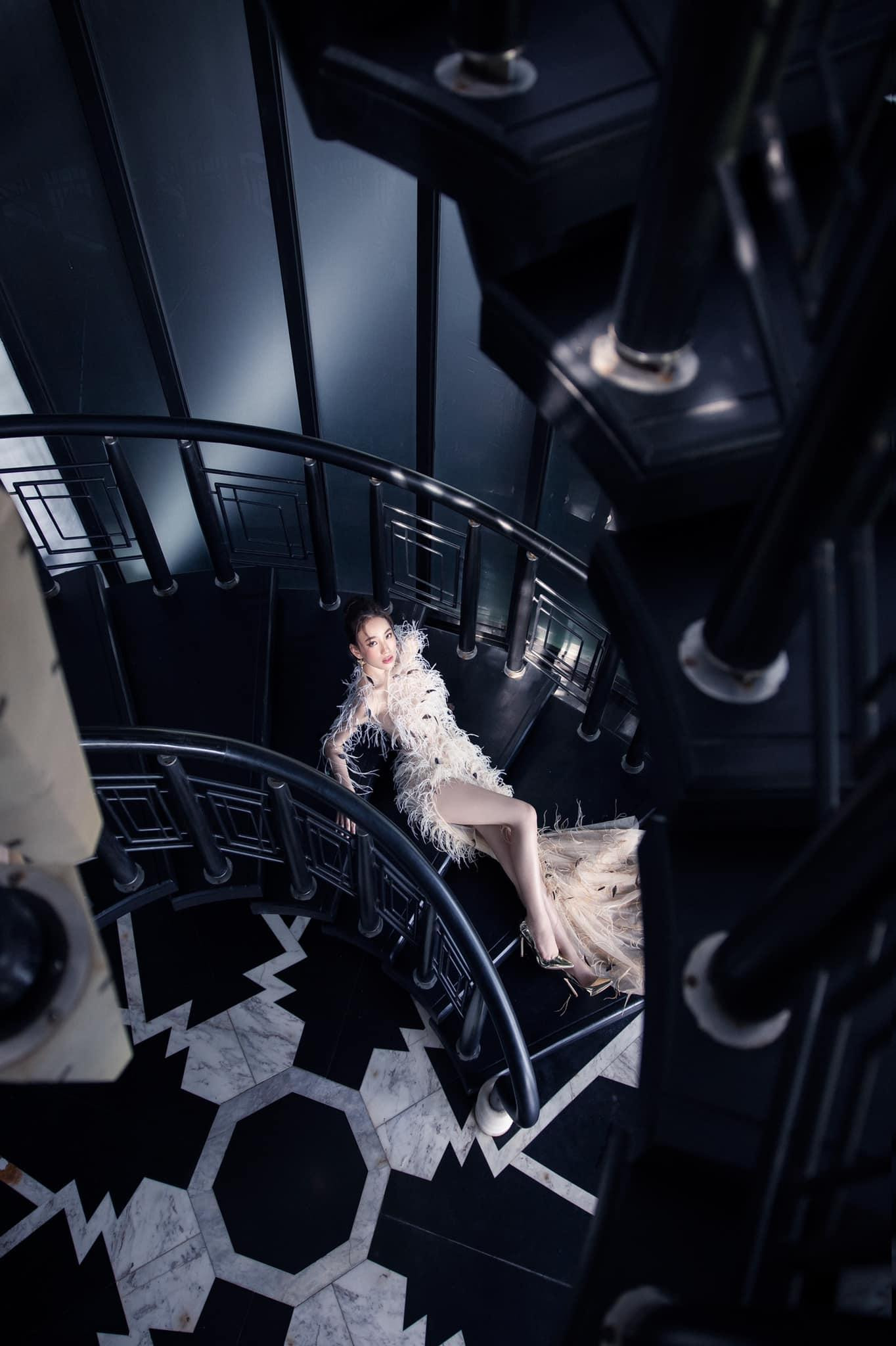 Bên cạnh đó, Ái Nhi tiết lộ, nếu có duyên sẽ tiếp tục tham gia một cuộc thi nhan sắc quốc tế.