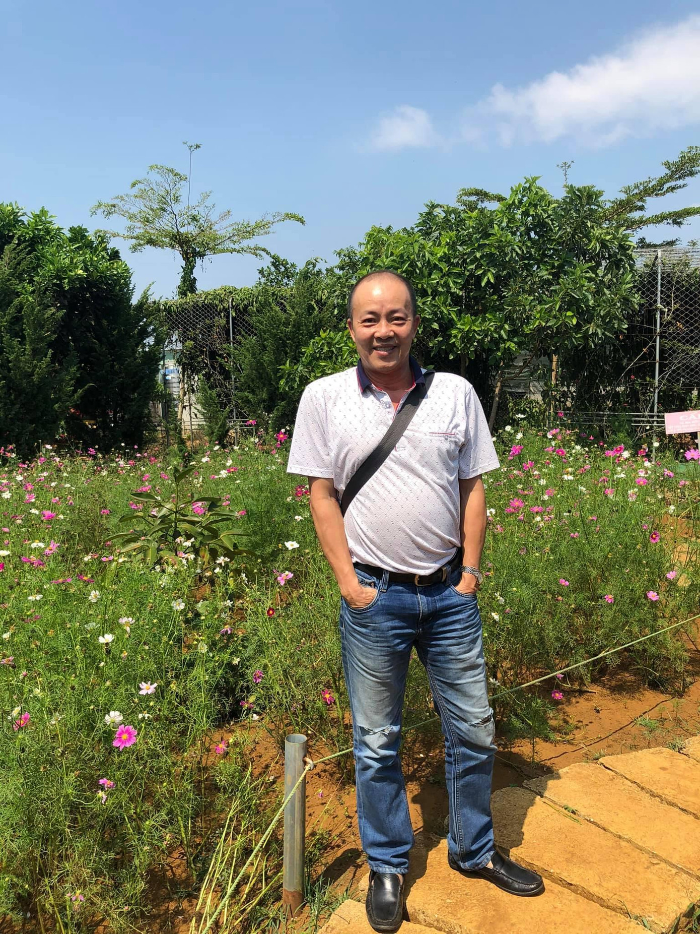 NSƯT Đức Hải trẻ trung, phong độ ở tuổi 54. NSƯT Đức Hải trẻ trung, phong độ ở tuổi 54.