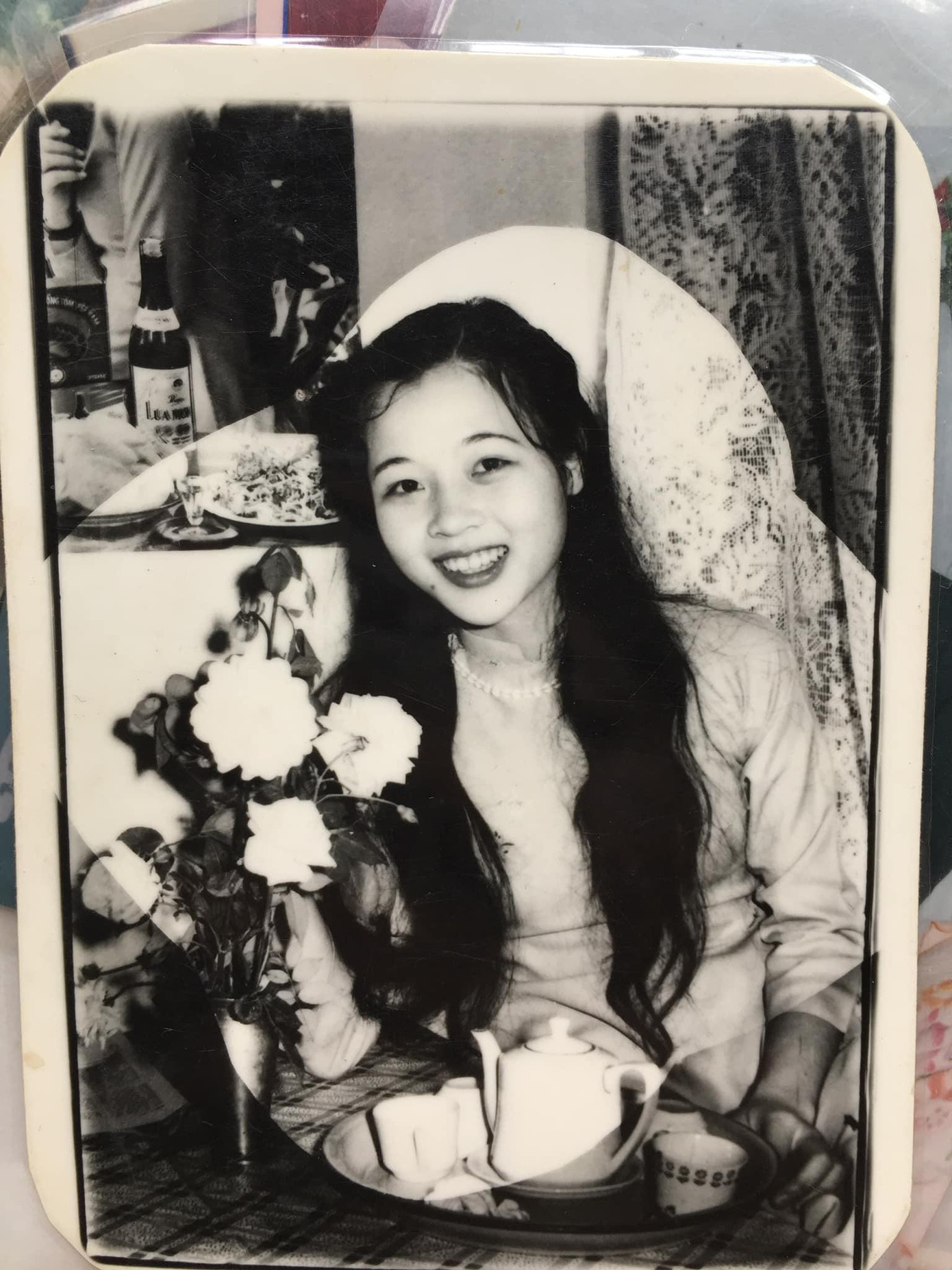 Nhan sắc thời trẻ của mẹ Hoa hậu Lương Thuỳ Linh nhận “cơn mưa” lời khen. Nhiều người cho rằng, mẹ Lương Thuỳ Linh xứng danh mỹ nhân.