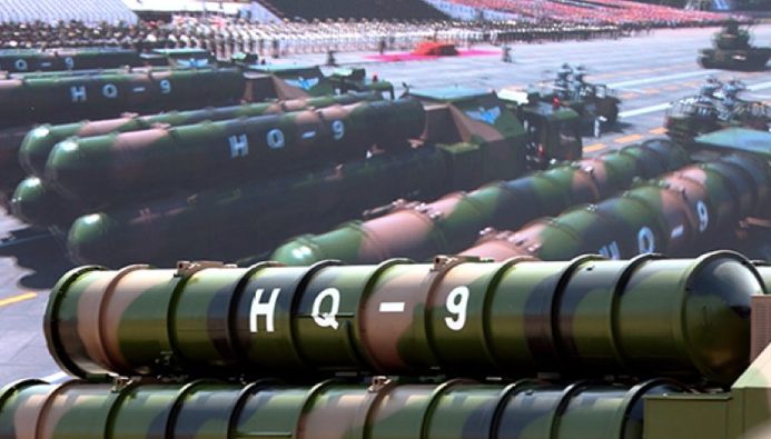 Tên lửa HQ-9 được giới thiệu trong một cuộc diễu binh của Trung Quốc. (Ảnh: People's Daily) Tên lửa HQ-9 được giới thiệu trong một cuộc diễu binh của Trung Quốc. (Ảnh: People's Daily)