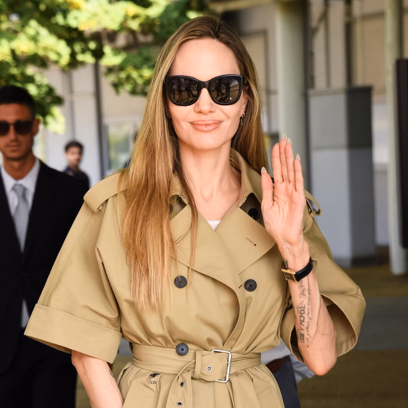Angelina Jolie đến Venice Lido vào ngày 28/8. Ảnh: Shutterstock.
