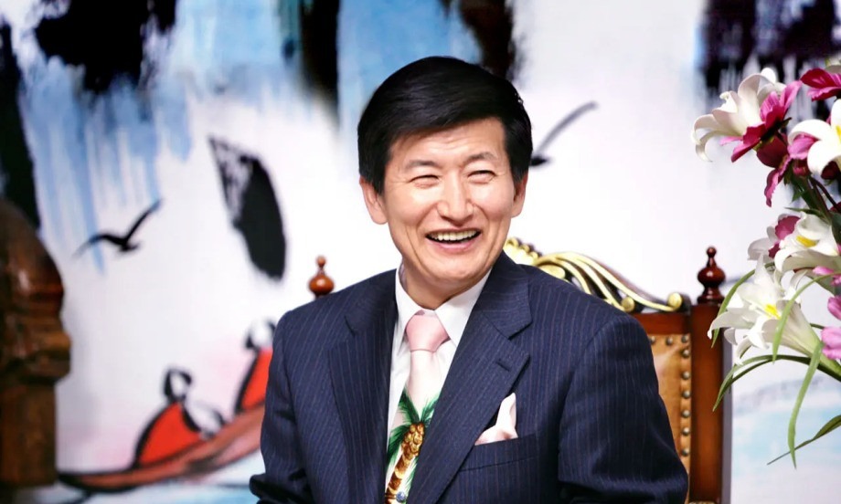 Jung Myeong Seok, thủ lĩnh giáo phái JMS, bị phạt 23 năm tù vì cưỡng hiếp tín đồ. Ảnh: JMS.