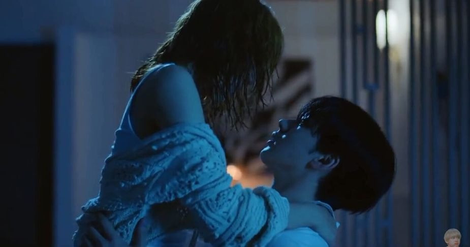 Phân cảnh tình một đêm trong My Sweet Mobster. Phân cảnh tình một đêm trong My Sweet Mobster.