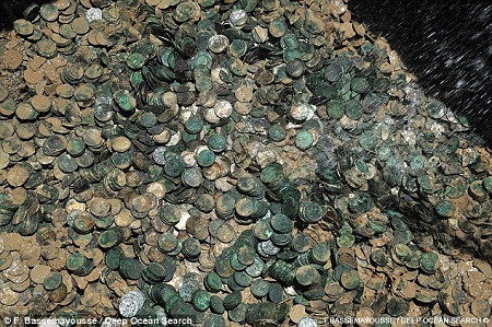 Tìm thấy kho báu tiền xu trị giá 1.000 tỉ đồng dưới đáy biển ảnh 8