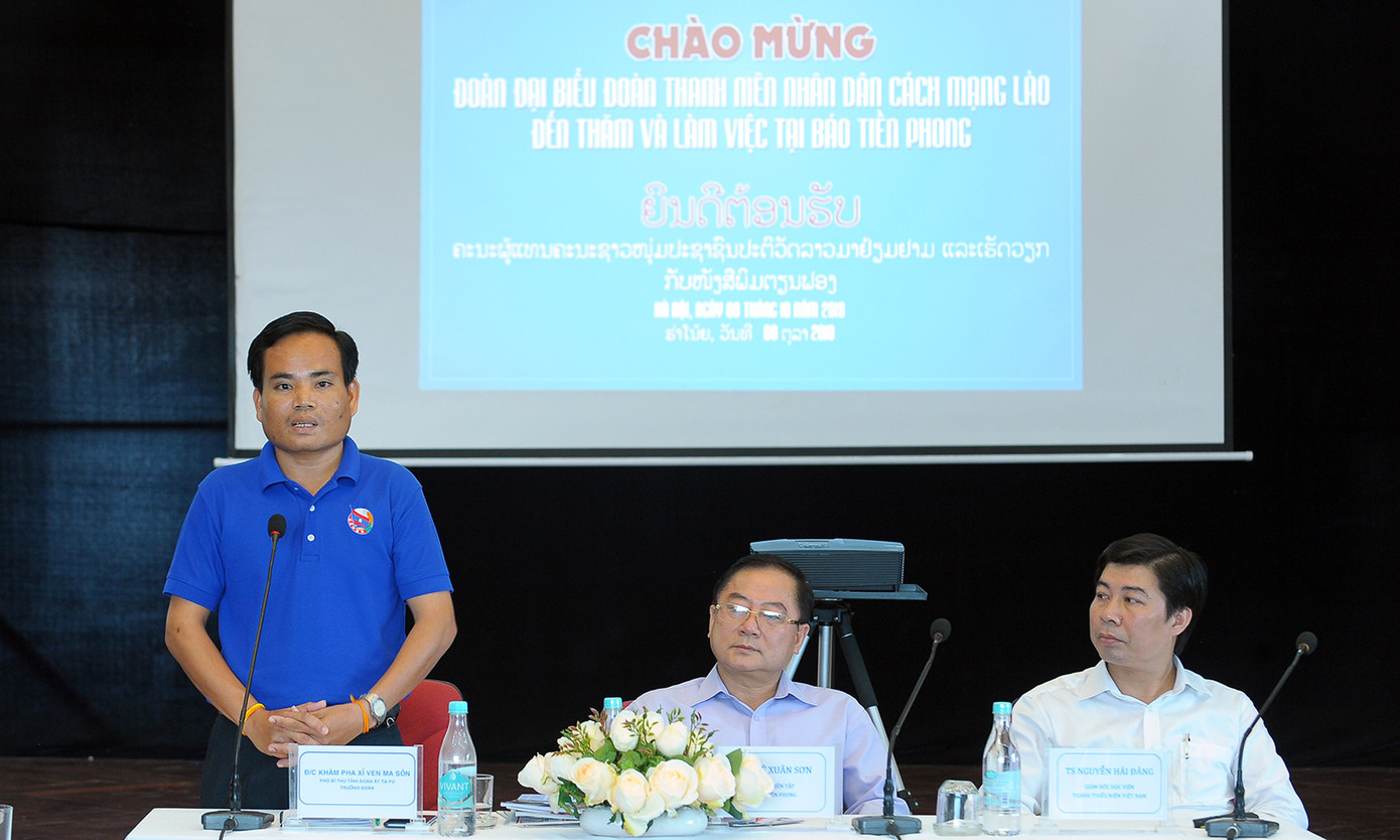 Đoàn thanh niên Lào ấn tượng với Chủ nhật Đỏ báo Tiền Phong ảnh 8