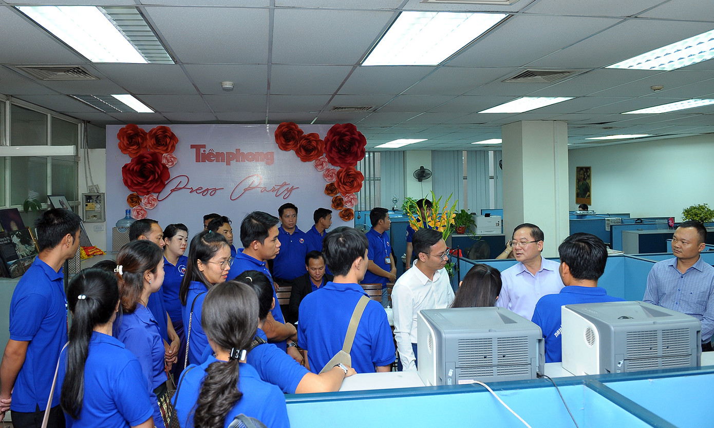 Đoàn thanh niên Lào ấn tượng với Chủ nhật Đỏ báo Tiền Phong ảnh 10