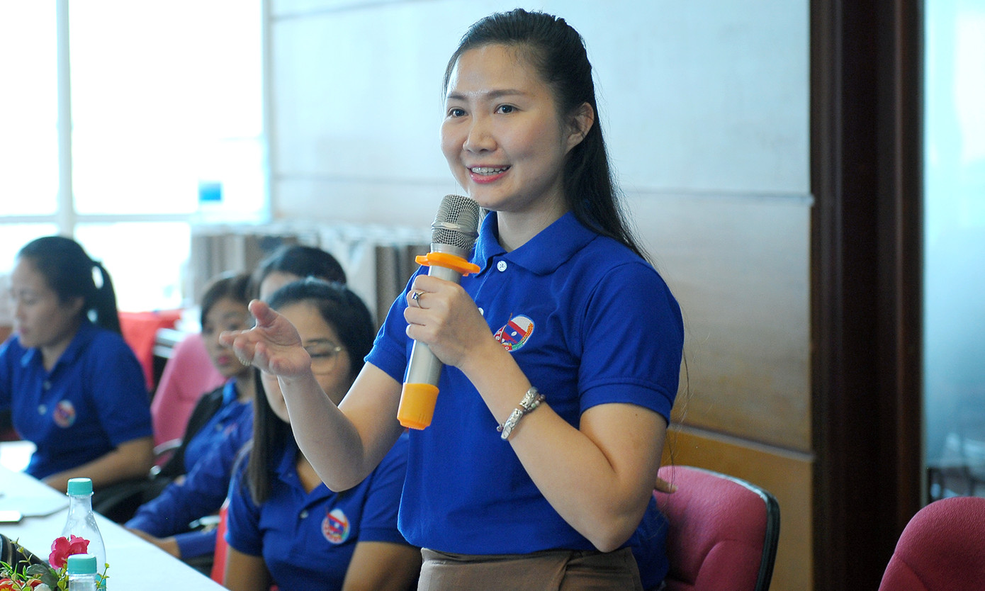 Đoàn thanh niên Lào ấn tượng với Chủ nhật Đỏ báo Tiền Phong ảnh 7