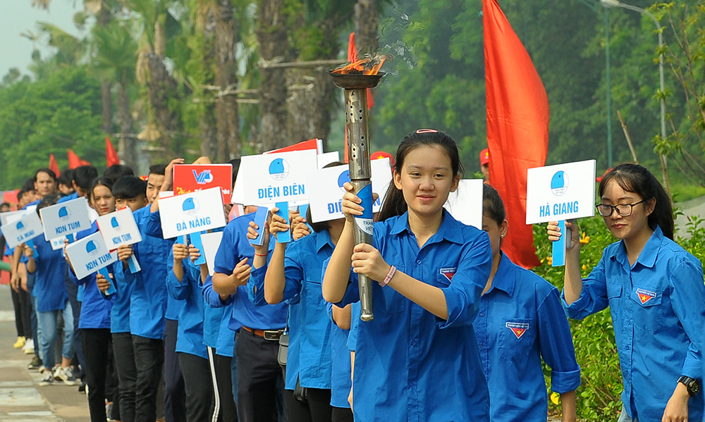 Hành trình 'Tôi yêu Tổ quốc tôi' lấy lửa từ núi thiêng Nghĩa Lĩnh ảnh 11