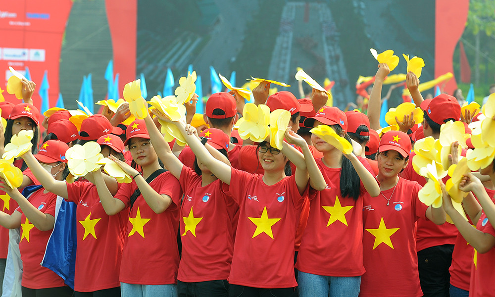 Hành trình 'Tôi yêu Tổ quốc tôi' lấy lửa từ núi thiêng Nghĩa Lĩnh ảnh 13