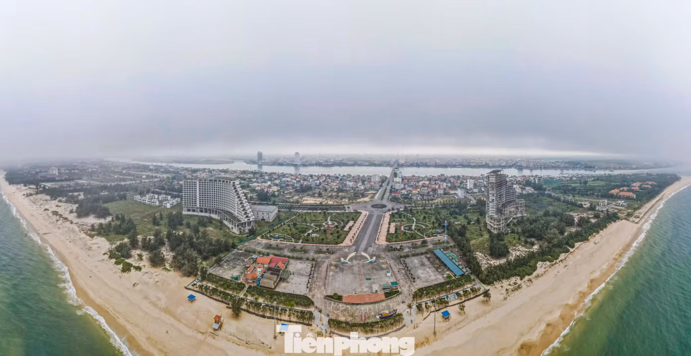 Bán đảo Bảo Ninh có địa thế thuận lợi với một mặt giáp sông Nhật Lệ và một mặt hướng biển. Nơi đây được ví như “hòn ngọc” của TP. Đồng Hới, kỳ vọng trở thành trung tâm du lịch nghỉ dưỡng, thị trường bất động sản lớn của miền Trung. Bán đảo Bảo Ninh có địa thế thuận lợi với một mặt giáp sông Nhật Lệ và một mặt hướng biển. Nơi đây được ví như “hòn ngọc” của TP. Đồng Hới, kỳ vọng trở thành trung tâm du lịch nghỉ dưỡng, thị trường bất động sản lớn của miền Trung.