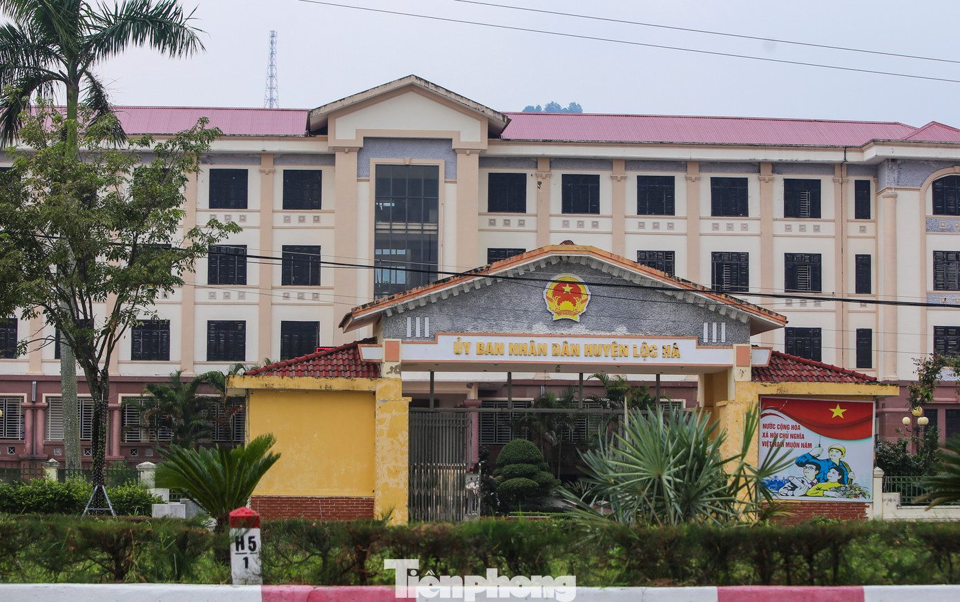 Hà Tĩnh đã lên phương án xử lý trụ sở dôi dư sau sáp nhập. Hà Tĩnh đã lên phương án xử lý trụ sở dôi dư sau sáp nhập.