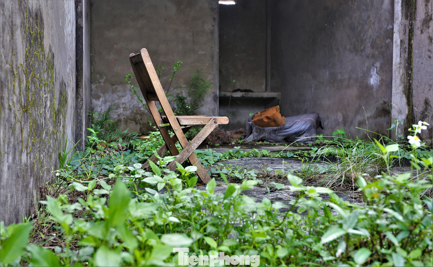 Tuy nhiên, nhiều năm qua, một số hạng mục tại khu chợ vẫn chưa hoàn thiện như các dãy ki-ốt bán hàng, các dãy nhà phía trước trung tâm tổ chức sự kiện. Tuy nhiên, nhiều năm qua, một số hạng mục tại khu chợ vẫn chưa hoàn thiện như các dãy ki-ốt bán hàng, các dãy nhà phía trước trung tâm tổ chức sự kiện.