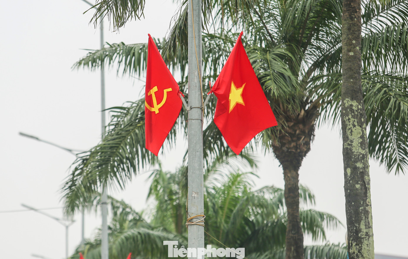 Đây là lý do nhà báo Phùng Công Sưởng - Tổng biên tập báo Tiền Phong, đồng Trưởng ban tổ chức giải, khẳng định, Tiền Phong Marathon 2025 tại Quảng Trị như một lời tri ân, tôn vinh những hy sinh của thế hệ đi trước, đồng thời nhắc nhở thế hệ sau tiếp nối truyền thống cách mạng, trên hành trình hướng đến tương lai.