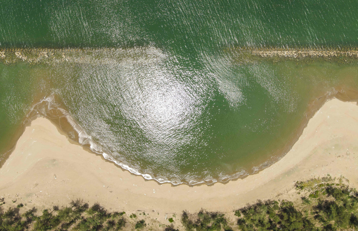 Đồng thời, đáp ứng nhu cầu về thương mại - dịch vụ và du lịch cao cấp cho người dân, du khách trong và ngoài nước. Hiện, khu vực quy hoạch là Khu du lịch sinh thái biển đang là bãi lớn đầm lầy, chạy dọc biển là rừng phi lao. Người dân và địa phương đang chờ sự thay đổi khi nhà đầu tư vào xây dựng. Đồng thời, đáp ứng nhu cầu về thương mại - dịch vụ và du lịch cao cấp cho người dân, du khách trong và ngoài nước. Hiện, khu vực quy hoạch là Khu du lịch sinh thái biển đang là bãi lớn đầm lầy, chạy dọc biển là rừng phi lao. Người dân và địa phương đang chờ sự thay đổi khi nhà đầu tư vào xây dựng.