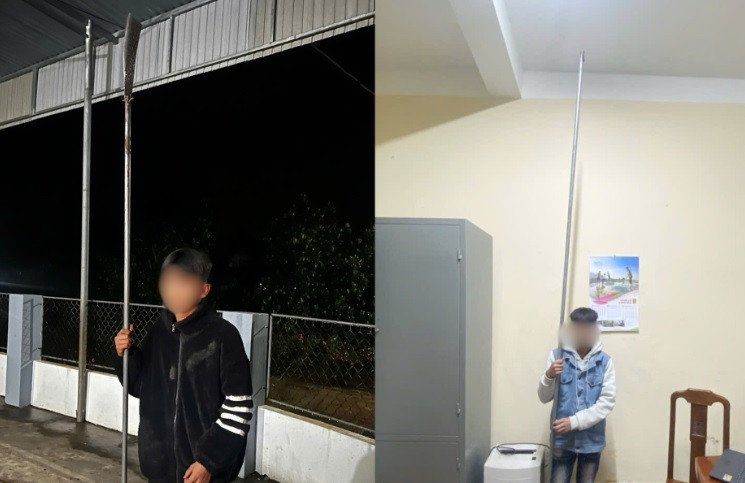 Nhóm thanh thiếu niên cùng các hung khí tự chế nguy hiểm. Nhóm thanh thiếu niên cùng các hung khí tự chế nguy hiểm.