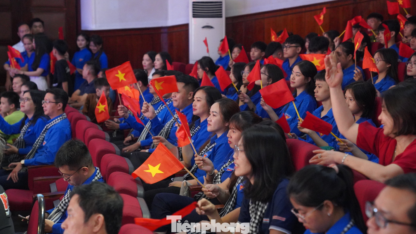 Câu nói bất hủ của anh hùng Lý Tự Trọng “Con đường của thanh niên chỉ là con đường cách mạng không thể có con đường nào khác” trở thành lý tưởng sống, điểm tựa cho các thế hệ thanh niên Việt Nam.