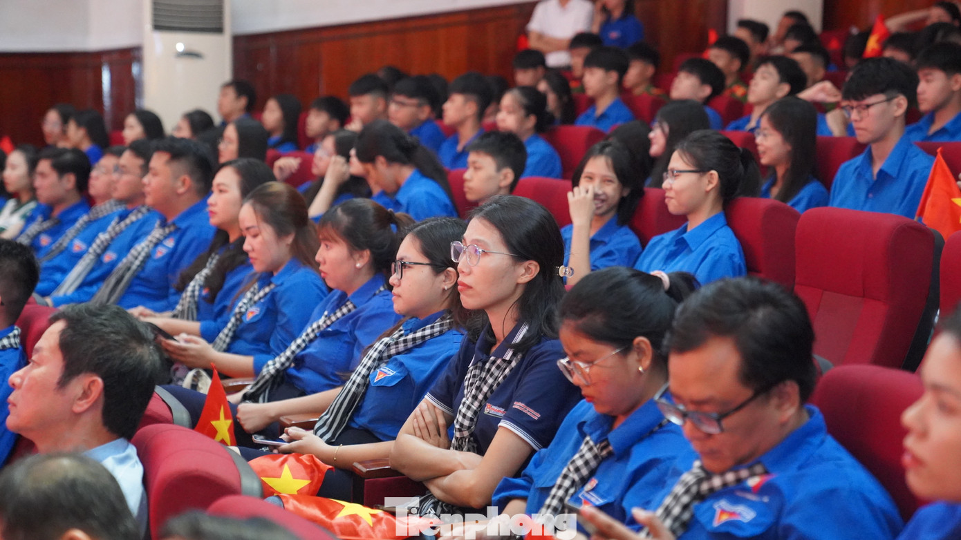 Câu nói bất hủ của anh hùng Lý Tự Trọng “Con đường của thanh niên chỉ là con đường cách mạng không thể có con đường nào khác” trở thành lý tưởng sống, điểm tựa cho các thế hệ thanh niên Việt Nam.