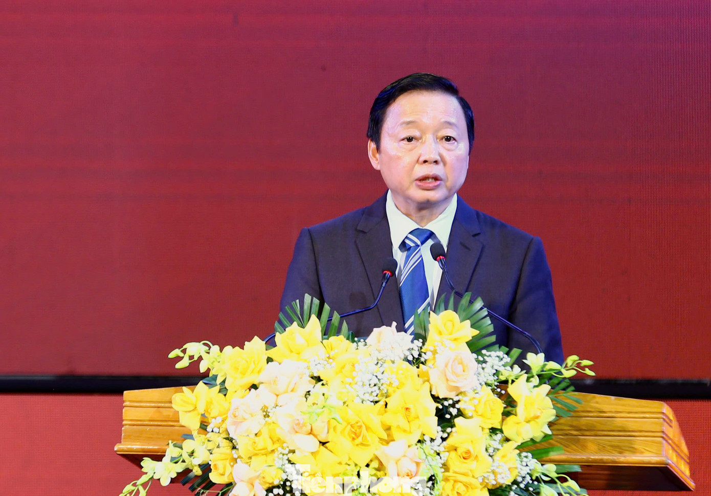 Phó Thủ tướng Chính phủ Trần Hồng Hà nhấn mạnh: "Chúng ta đang bước vào kỷ nguyên phát triển mới được định hình và dẫn dắt bởi các thành tựu khoa học, công nghệ của cuộc cách mạng công nghiệp lần thứ tư và xu thế chuyển đổi xanh, chuyển đổi số, với tài nguyên quan trọng nhất là tri thức và đổi mới sáng tạo. Ngọn cờ tiên phong để dân tộc tiến vào kỷ nguyên mới được trao cho thế hệ trẻ những người với khát vọng, hoài bão, sức trẻ và khả năng vươn lên làm chủ tri thức và công nghệ mới, sẵn sàng thích nghi, hội nhập quốc tế sâu rộng; tinh thần yêu nước nồng nàn và khát khao khẳng định hai tiếng Việt Nam trên trường quốc tế".