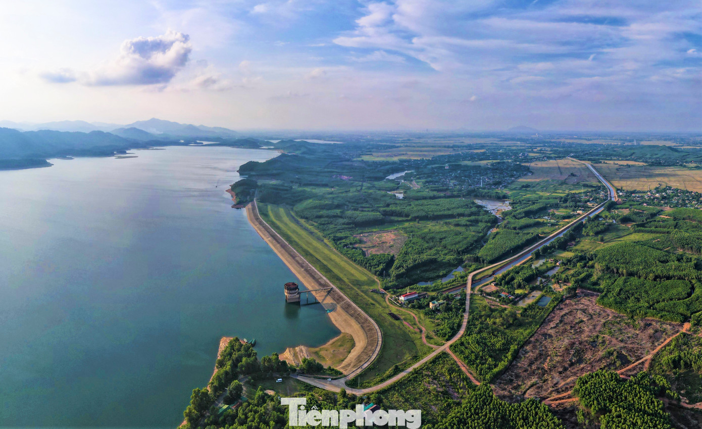 Một góc hồ Kẻ Gỗ. Một góc hồ Kẻ Gỗ.