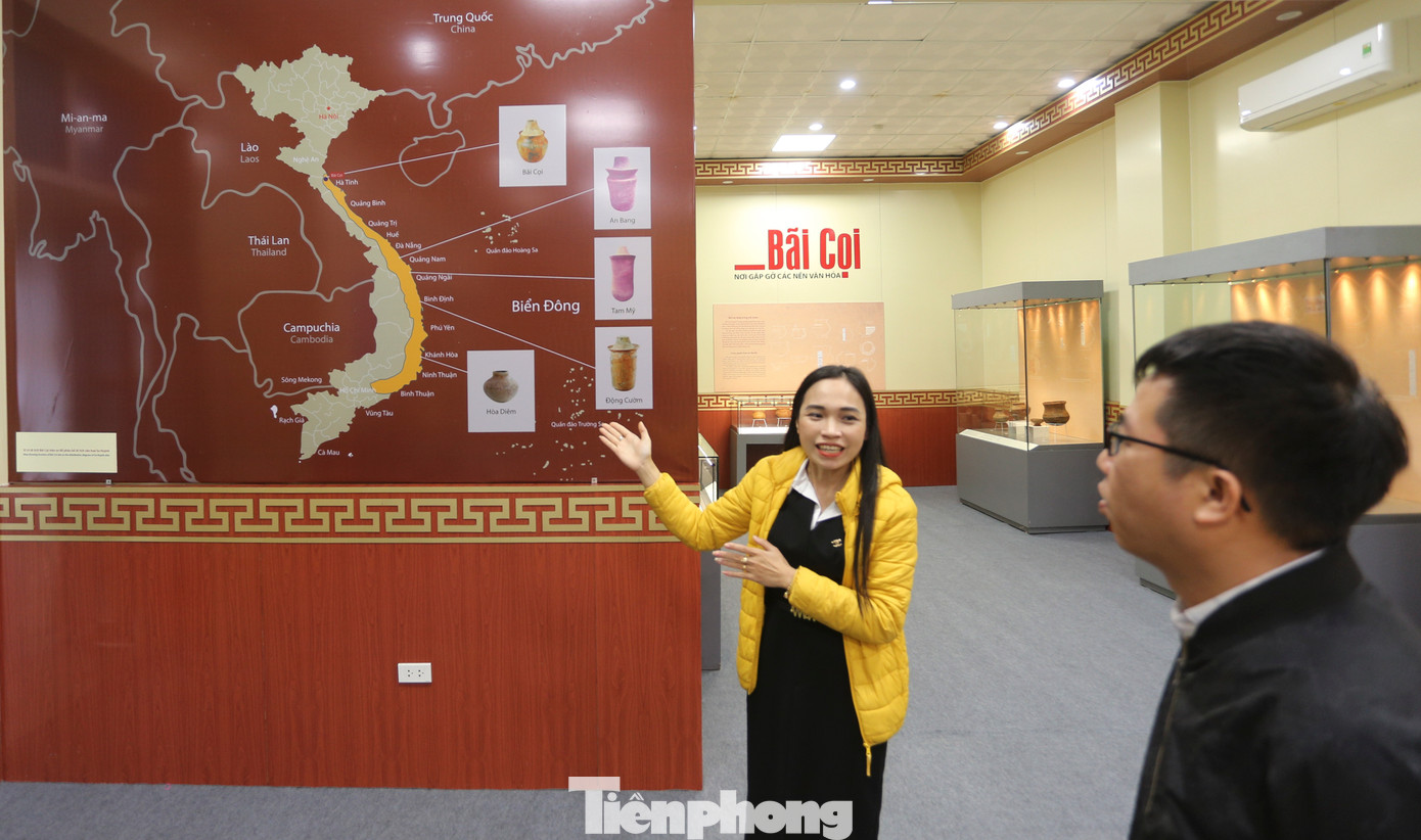 Với gần 100 hiện vật, tư liệu, hình ảnh, trưng bày giới thiệu 3 chủ đề chính: Bãi Cọi - Hành trình khám phá; Bãi Cọi - Nơi gặp gỡ các nền văn hóa và Hợp tác Quốc tế sẽ giới thiệu đến công chúng các nghiên cứu được tìm thấy. Qua đó, có ý nghĩa trong việc nghiên cứu giai đoạn Sơ sử Việt Nam khi hội tụ những đặc trưng và mối giao lưu ảnh hưởng qua lại của cả hai nền văn hoá Đông Sơn và Sa Huỳnh nổi tiếng trong lịch sử dân tộc.