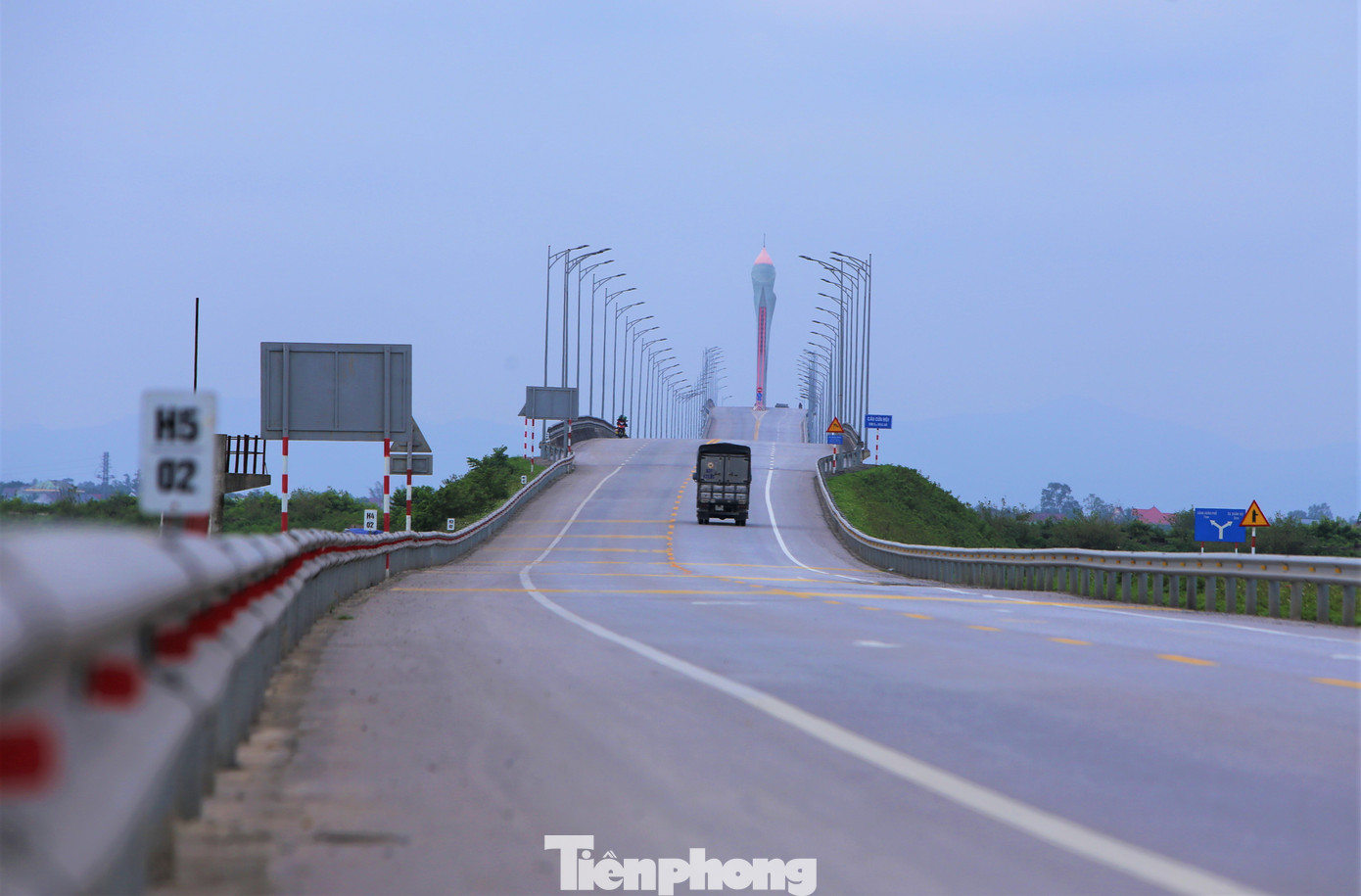 Cầu Cửa Hội khi hoàn thành sẽ góp phần hoàn thiện tuyến đường ven biển qua tỉnh Nghệ An và Hà Tĩnh, cải thiện hệ thống giao thông khu vực Bắc Trung Bộ, tạo điều kiện thúc đẩy phát triển kinh tế - xã hội, đảm bảo an ninh, quốc phòng khu vực, kết nối với Quốc lộ 8B, Quốc lộ 1 và giảm tải giao thông trên Quốc lộ 1.