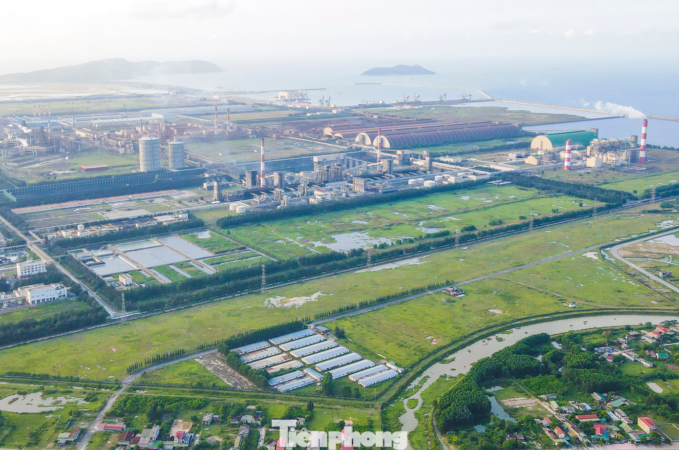 Một góc Khu kinh tế Vũng Áng đang ngày càng phát triển. Một góc Khu kinh tế Vũng Áng đang ngày càng phát triển.