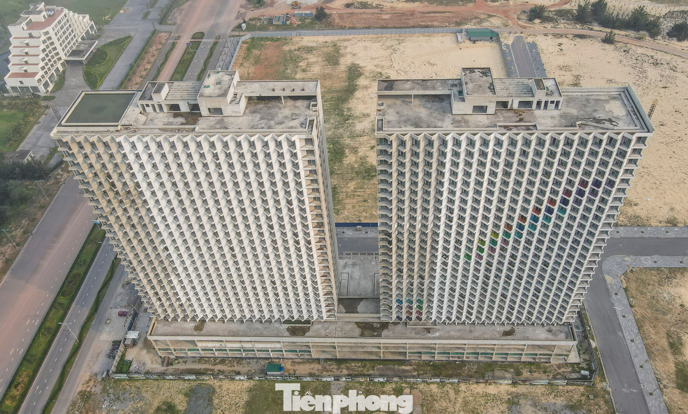 Tháng 12/2020 dự án khởi công và dự kiến hoàn thành vào tháng 3/2023. Tuy nhiên theo ghi nhận, đến nay dự án đã hoàn thiện phần thô 2 tòa tháp, công nhân vẫn đang thực hiện một số hạng mục công trình. Theo đánh giá của các chuyên gia bất động sản, đây là một trong những dự án tiềm năng trong loạt dự án "khủng" đổ vào bán đảo đẹp nhất Quảng Bình. Tháng 12/2020 dự án khởi công và dự kiến hoàn thành vào tháng 3/2023. Tuy nhiên theo ghi nhận, đến nay dự án đã hoàn thiện phần thô 2 tòa tháp, công nhân vẫn đang thực hiện một số hạng mục công trình. Theo đánh giá của các chuyên gia bất động sản, đây là một trong những dự án tiềm năng trong loạt dự án "khủng" đổ vào bán đảo đẹp nhất Quảng Bình.
