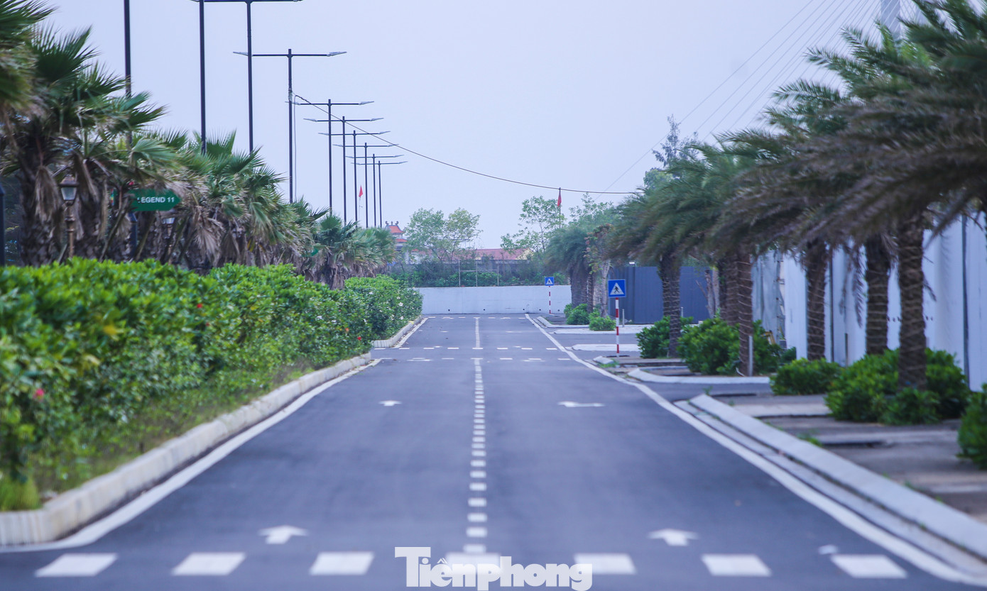 Dự án được bao bọc bởi hai tuyến đường lớn trên bán đảo Bảo Ninh là đại lộ Võ Nguyên Giáp và đường Điện Biên Phủ. Sau khoảng 3 năm xây dựng, đến nay toàn dự án đã hoàn thiện, đưa vào mở bán, sử dụng các căn hộ. Dự án được bao bọc bởi hai tuyến đường lớn trên bán đảo Bảo Ninh là đại lộ Võ Nguyên Giáp và đường Điện Biên Phủ. Sau khoảng 3 năm xây dựng, đến nay toàn dự án đã hoàn thiện, đưa vào mở bán, sử dụng các căn hộ.