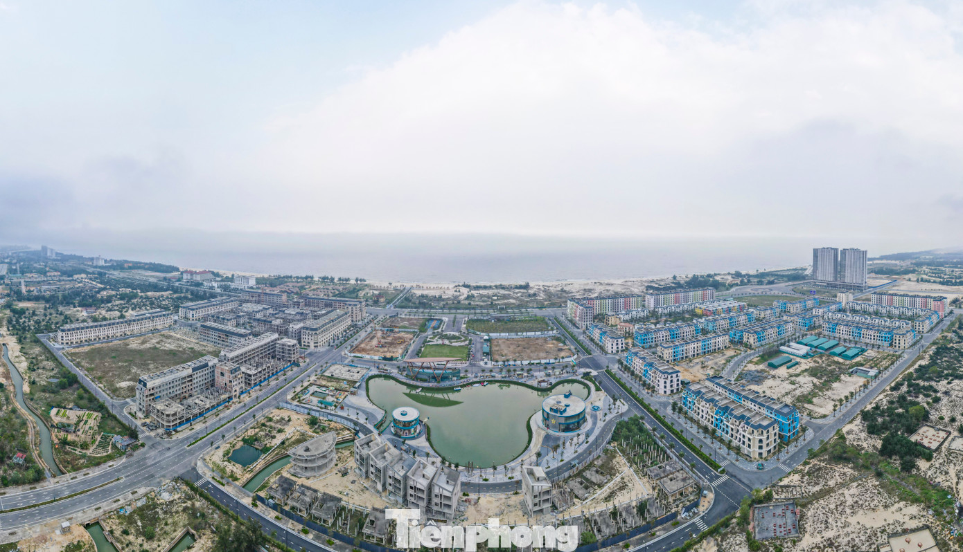 Bán đảo Bảo Ninh nằm ở phía đông TP Đồng Hới (Quảng Bình), nối với trung tâm thành phố bằng hai cây cầu Nhật Lệ 1 và 2 và sắp tới có thêm cầu Nhật Lệ 3. Với địa thế thuận lợi, hàng loạt khu đô thị mới, resort ven biển, khu nghỉ dưỡng, cây xanh, hồ nước dần mọc lên khắp bán đảo có diện tích hơn 1.600 ha này. Bán đảo Bảo Ninh nằm ở phía đông TP Đồng Hới (Quảng Bình), nối với trung tâm thành phố bằng hai cây cầu Nhật Lệ 1 và 2 và sắp tới có thêm cầu Nhật Lệ 3. Với địa thế thuận lợi, hàng loạt khu đô thị mới, resort ven biển, khu nghỉ dưỡng, cây xanh, hồ nước dần mọc lên khắp bán đảo có diện tích hơn 1.600 ha này.