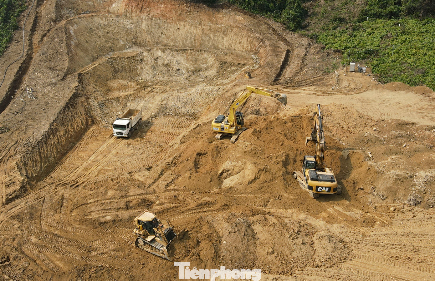 Ống hầm phía Quảng Bình chưa được khoan mở do còn vướng mặt bằng.