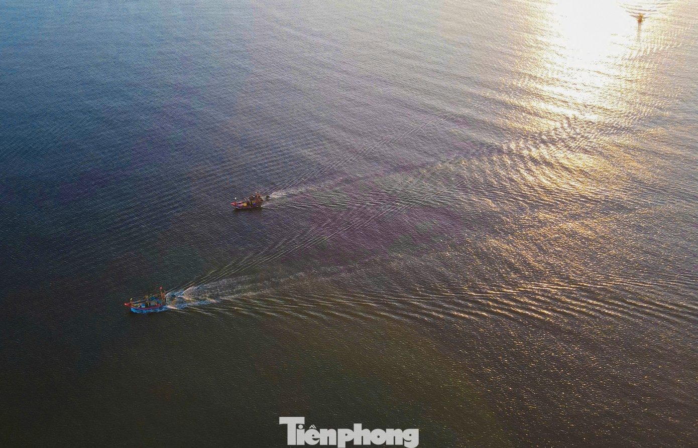 Không gian đẹp lúc bình minh.