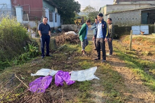 Những dấu vết 2 phạm nhân bỏ lại trong quá trình lẩn trốn. Những dấu vết 2 phạm nhân bỏ lại trong quá trình lẩn trốn.