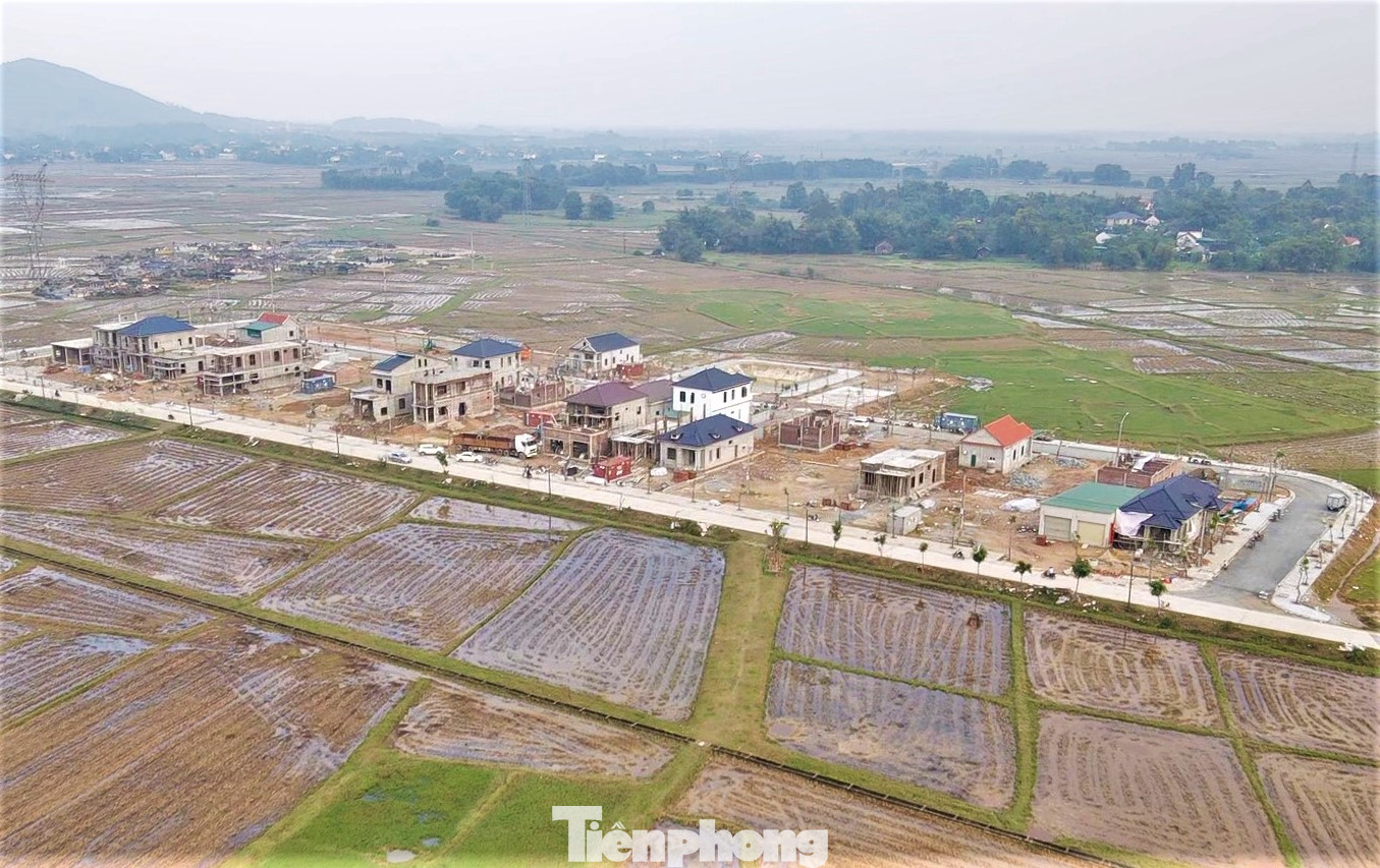 Các địa phương có tuyến cao tốc đi qua đã đẩy nhanh quá trình giải phóng mặt bằng, xây dựng khu tái định cư khang trang cho người dân.