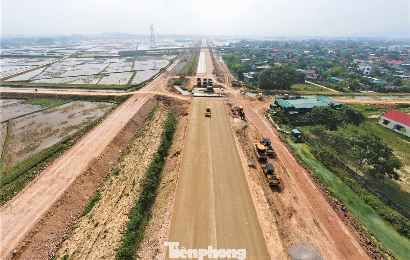 Tiếp nối dự án thành phần đoạn Nghi Sơn - Diễn Châu là đoạn Diễn Châu – Bãi Vọt, đi qua 2 tỉnh Nghệ An – Hà Tĩnh. Dự án đường cao tốc Bắc - Nam đoạn Diễn Châu - Bãi Vọt (dài khoảng 50 km, nằm ở địa phận 2 tỉnh Nghệ An và Hà Tĩnh), được ký kết hợp đồng BOT. Công trình chia làm 4 gói thầu với tổng mức đầu tư hơn 11.150 tỷ đồng (trong đó 5.090 tỷ đồng là nguồn vốn nhà đầu tư huy động, còn lại là vốn ngân sách Nhà nước).