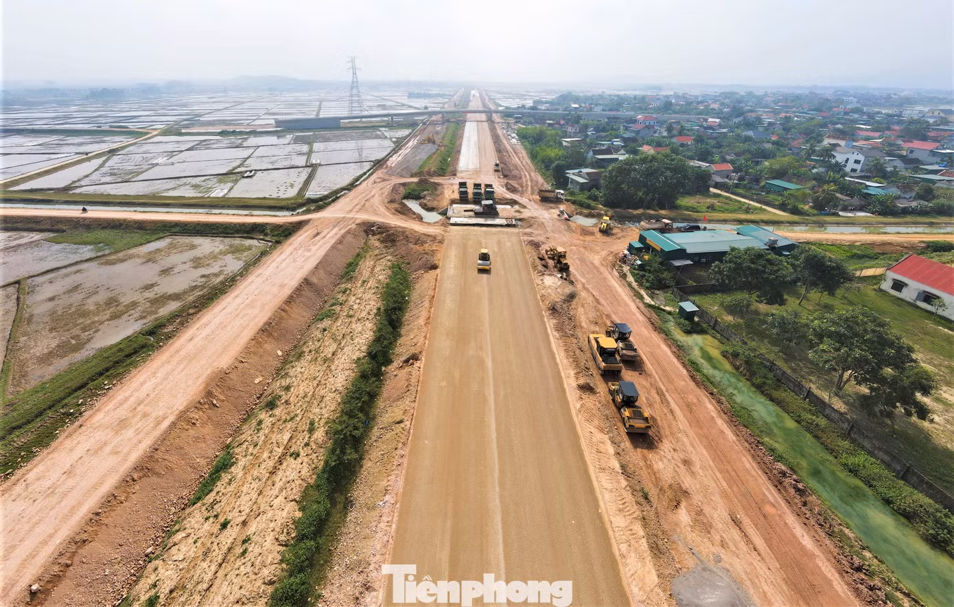 Tiếp nối dự án thành phần đoạn Nghi Sơn - Diễn Châu là đoạn Diễn Châu – Bãi Vọt, đi qua 2 tỉnh Nghệ An – Hà Tĩnh. Dự án đường cao tốc Bắc - Nam đoạn Diễn Châu - Bãi Vọt (dài khoảng 50 km, nằm ở địa phận 2 tỉnh Nghệ An và Hà Tĩnh), được ký kết hợp đồng BOT. Công trình chia làm 4 gói thầu với tổng mức đầu tư hơn 11.150 tỷ đồng (trong đó 5.090 tỷ đồng là nguồn vốn nhà đầu tư huy động, còn lại là vốn ngân sách Nhà nước).