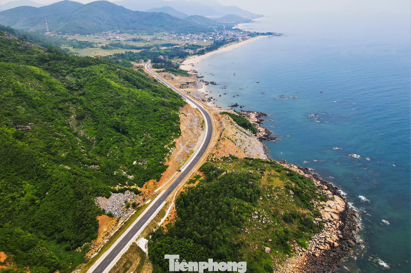 Đường tỉnh 547 (còn gọi là đường ven biển Hà Tĩnh) là một trong những tuyến giao thông trục dọc, trọng điểm của Hà Tĩnh. Từ khi đưa vào sử dụng, đây là tuyến đường có ý nghĩa quan trọng trong phát triển kinh tế - xã hội, đảm bảo quốc phòng – an ninh của địa phương.