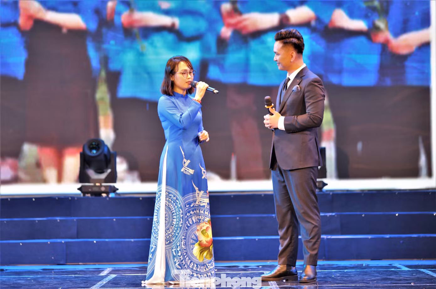 Cô Trương Thị Nhật Anh – Bí thư Đoàn TNCS Hồ Chí Minh, Trường THPT Chuyên Hà Tĩnh, là một trong những gương mặt tiêu biểu. Với công tác Đoàn ấn tượng, được đánh giá cao với sáng tạo trong việc sử dụng công nghệ thực tế ảo đã giúp học sinh dễ nắm bắt bài học cũng như hun đúc tinh thần yêu nước của các anh hùng dân tộc.