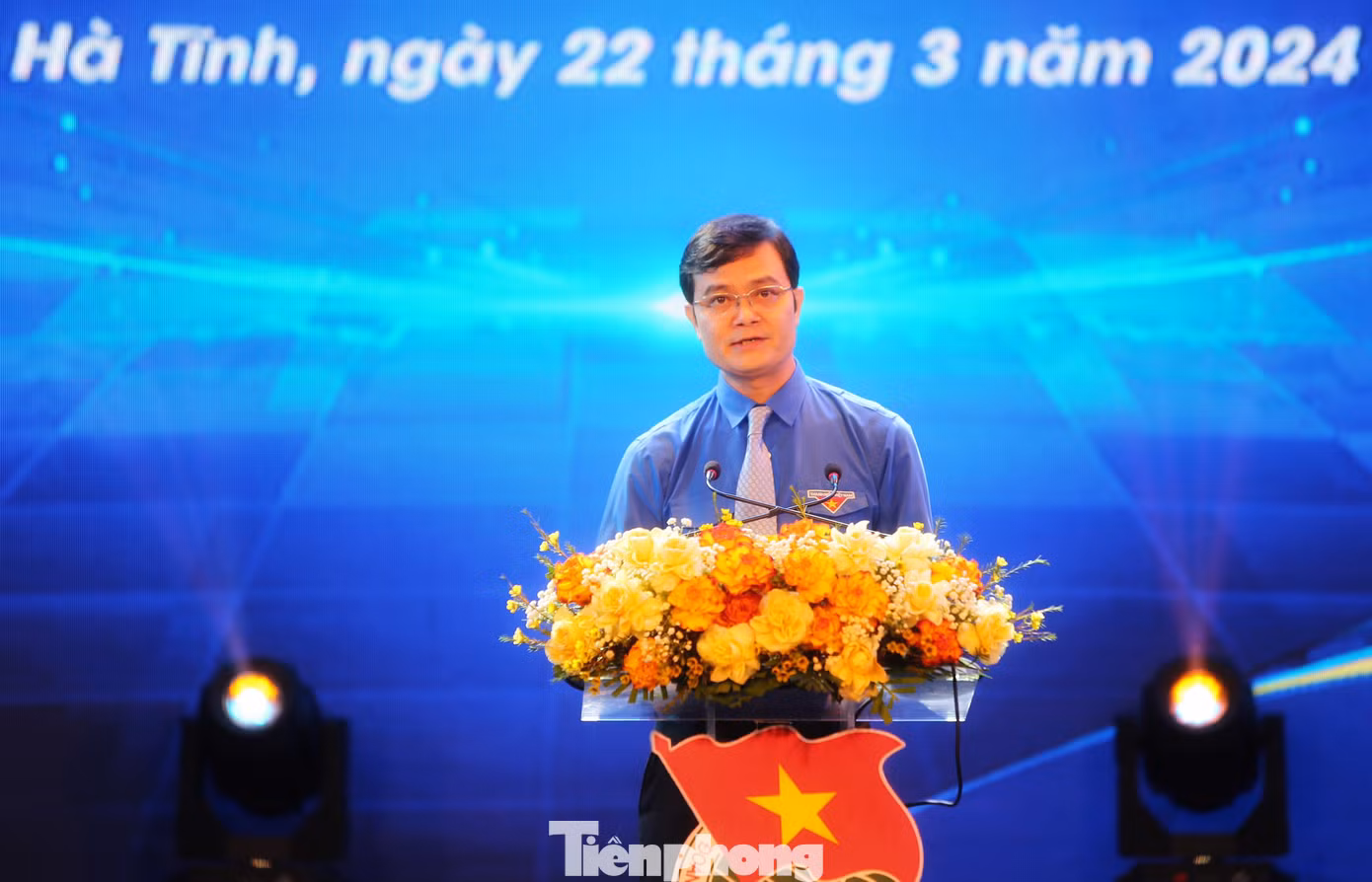 Anh Bùi Quang Huy - Ủy viên dự khuyết T.Ư Đảng, Bí thư thứ nhất Ban Chấp hành Trung ương Đoàn khẳng định, dù ở giai đoạn nào thì Đoàn TNCS Hồ Chí Minh luôn nêu cao tinh thần xung kích, tình nguyện, với sức trẻ và nhiệt huyết cháy bỏng, luôn trung thành và tin tưởng tuyệt đối vào sự lãnh đạo của Đảng, vào con đường cách mạng mà Đảng và Bác Hồ kính yêu đã chọn.