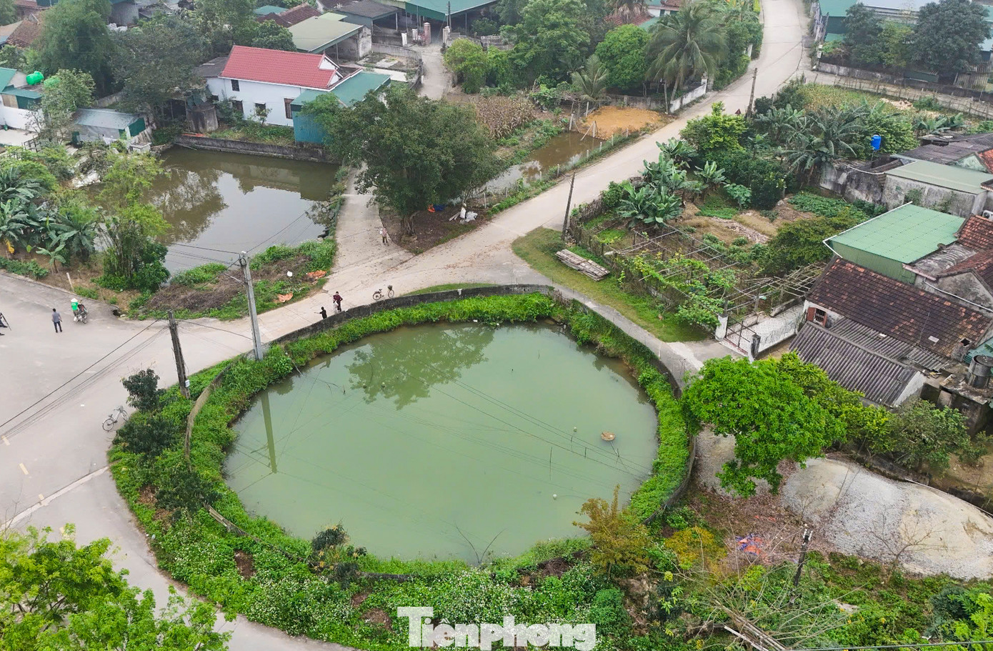 Người dân phải dùng nước sông, giếng chung về sinh hoạt.