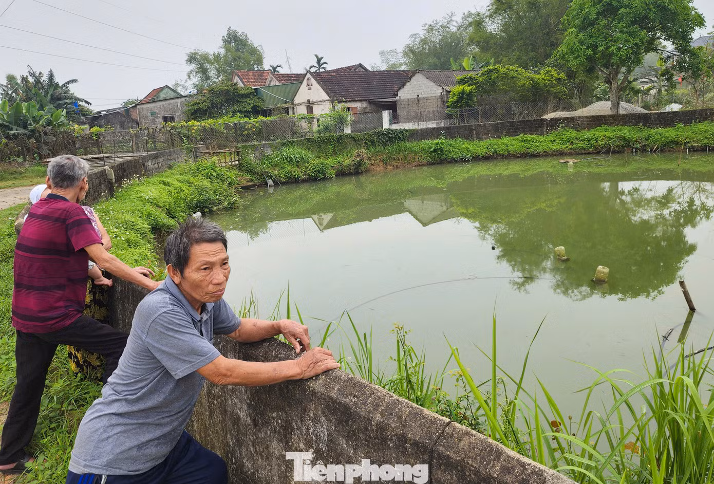 Người dân lo lắng vì nhiều năm không có nước sạch sinh hoạt.