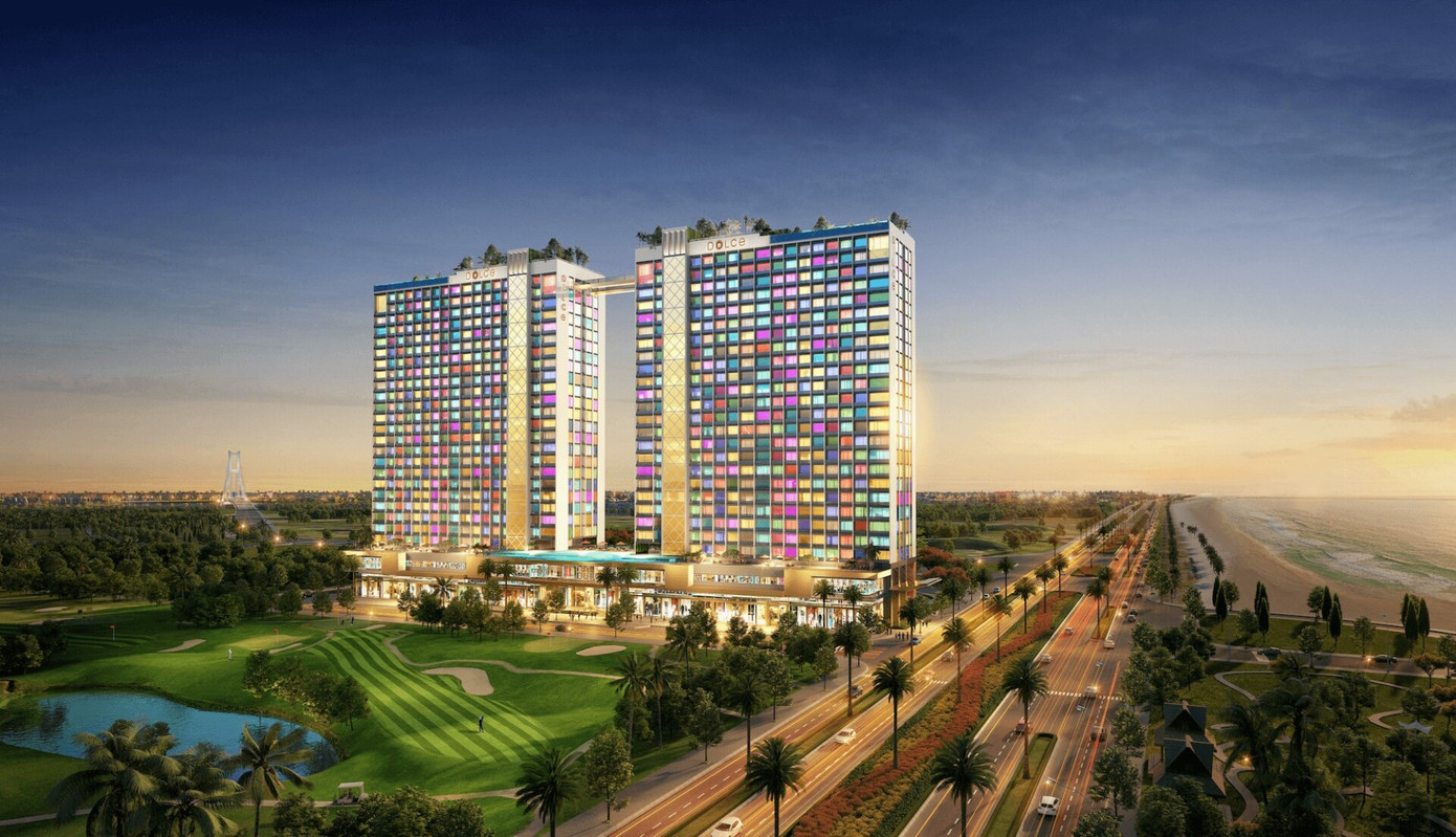 Khách sạn có quy mô 2 tòa tháp, cao 27 tầng, 1.600 căn khách sạn, 71 căn shophouse, 21 căn văn phòng và các tổ hợp tiện ích khác. Nối liền hai tòa tháp ở tầng 27, với độ cao khoảng 100 m, đơn vị đầu tư sẽ lắp đặt chiếc cầu kính dát vàng và một bể bơi trong suốt. Trong hình là phối cảnh dự án. Khách sạn có quy mô 2 tòa tháp, cao 27 tầng, 1.600 căn khách sạn, 71 căn shophouse, 21 căn văn phòng và các tổ hợp tiện ích khác. Nối liền hai tòa tháp ở tầng 27, với độ cao khoảng 100 m, đơn vị đầu tư sẽ lắp đặt chiếc cầu kính dát vàng và một bể bơi trong suốt. Trong hình là phối cảnh dự án.